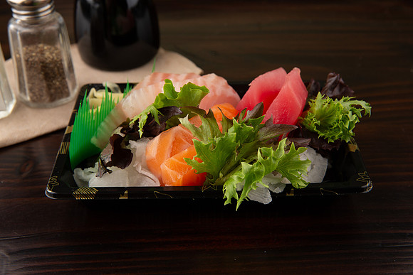 BentoAsianKitchenSushi_SashimiSampler_3