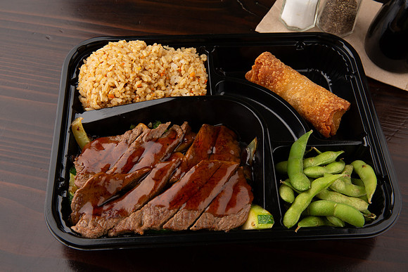 BentoAsianKitchenSushi_SteakBentoBox_4