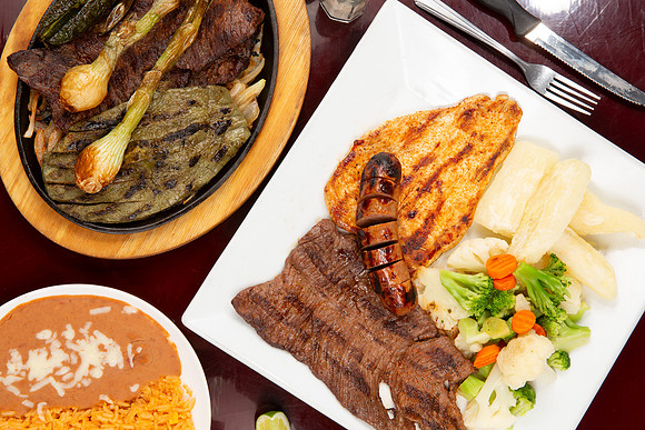 LosCabosMexicanGrill_Hero_06