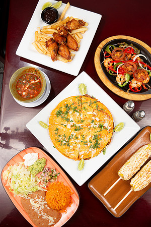 LosCabosMexicanGrill_Hero_02