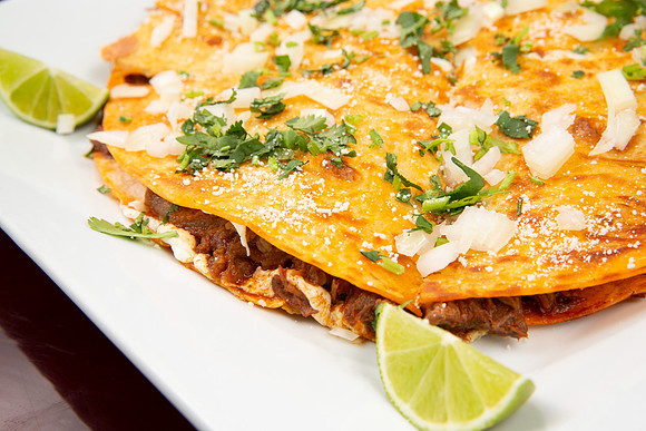 LosCabosMexicanGrill_Quesadillas_Birria Pizza_02
