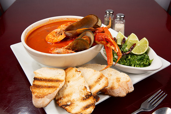 LosCabosMexicanGrill_Seafood_SevenSeasSoup_05