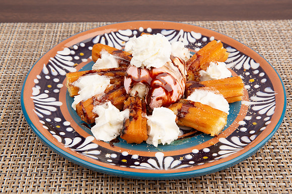 TaqueroMucho_Desserts_Churros_1