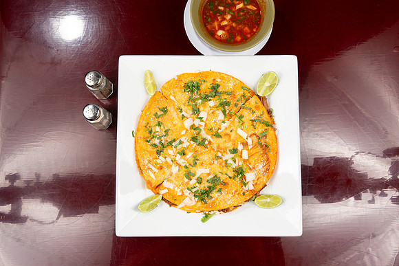 LosCabosMexicanGrill_Quesadillas_Birria Pizza_04
