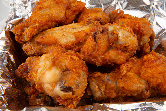 LouisvillePizzaKing_12Wings_3