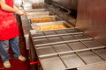 IndisChicken_Action_Frying_01