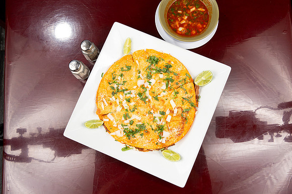 LosCabosMexicanGrill_Quesadillas_Birria Pizza_03