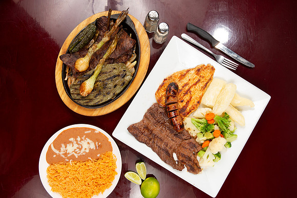 LosCabosMexicanGrill_Hero_05