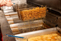 IndisChicken_Action_Frying_02