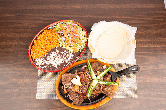 TaqueroMucho_SpecialOrders_CarneAzadaDinner_9