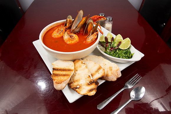 LosCabosMexicanGrill_Seafood_SevenSeasSoup_01