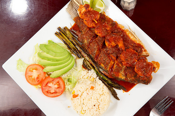 LosCabosMexicanGrill_Seafood_SupremeMojarra_05