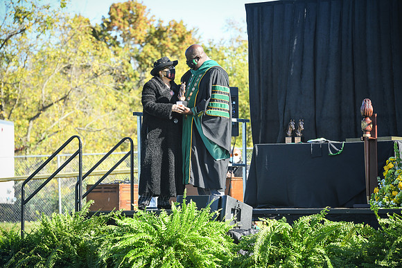 grad2020-343