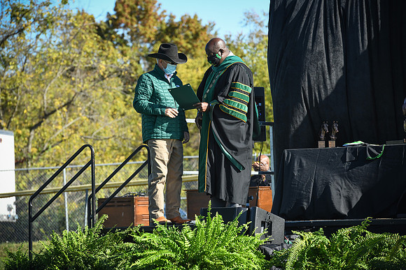 grad2020-386