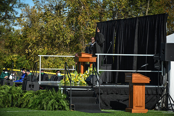 grad2020-563