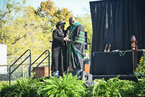 grad2020-342