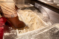 IndisChicken_Action_Breading_06