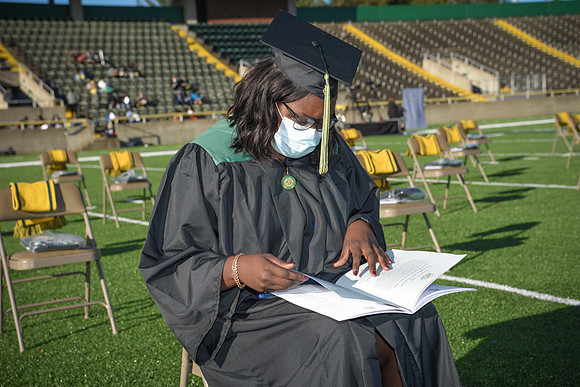 grad2020-76