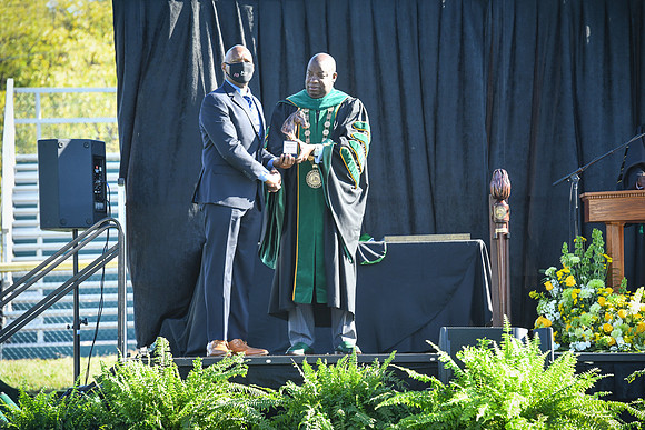 grad2020-332