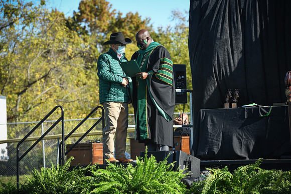 grad2020-384