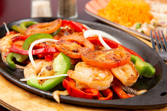 LosCabosMexicanGrill_LunchCombo_ShrimpFajitas_03