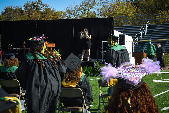 grad2020-482