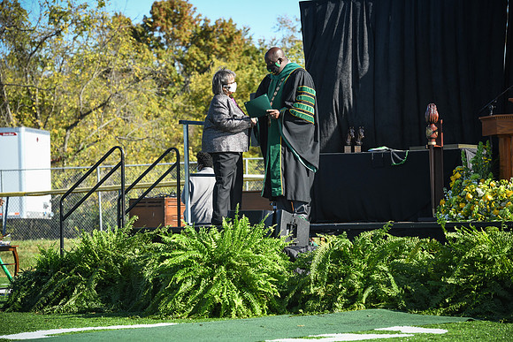 grad2020-367