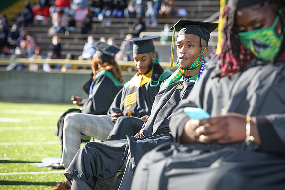 grad2020-306