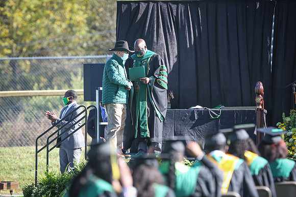 grad2020-385