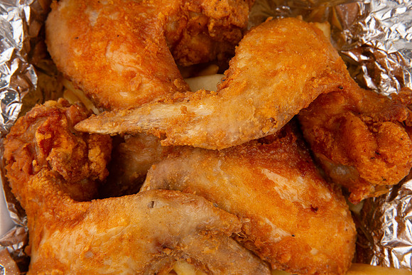 LouisvillePizzaKing_4Wings_3