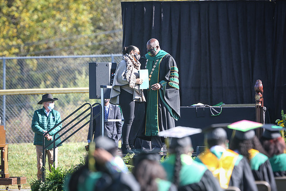 grad2020-409