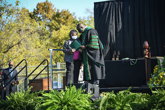 grad2020-372